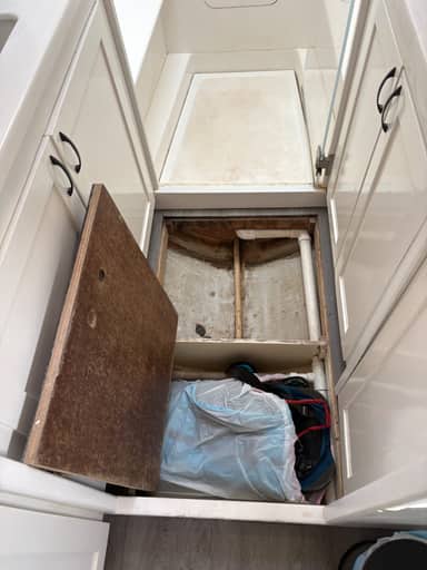 Interior photo 82 of 83