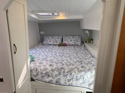 Interior photo 17 of 83
